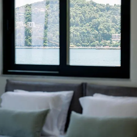 Ristanis Horizon Mare Luxury Beachfront Retreat アパート ポロス