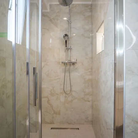 Ristanis Horizon Mare Luxury Beachfront Retreat ポロス